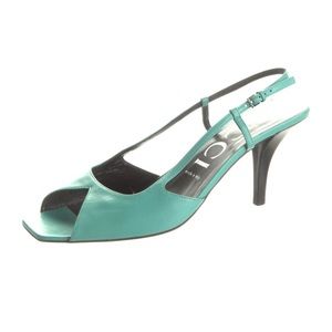 Fun. Chic. Gucci at it's best!